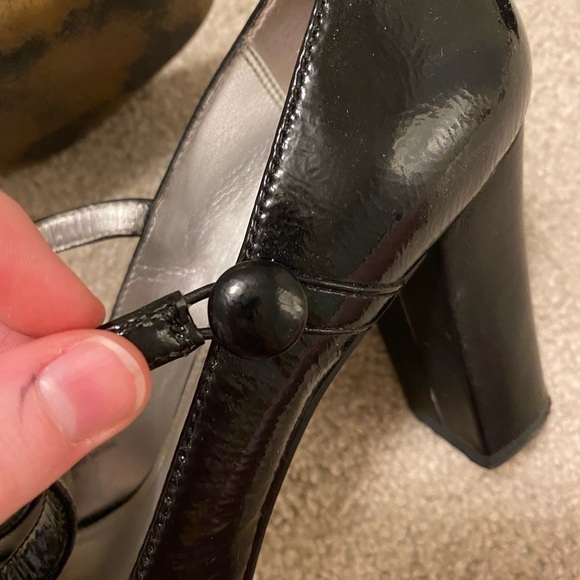 Tahari Black Heels - Picture 12 of 13